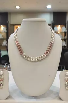 Multicolor pearl necklaces