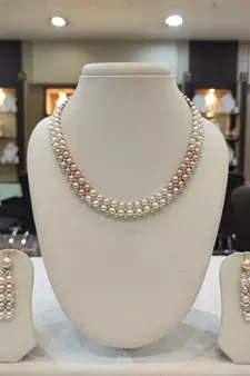 Multicolor pearl necklaces
