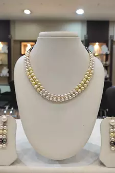 Multicolor pearl necklaces