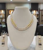 Multicolor pearl necklaces