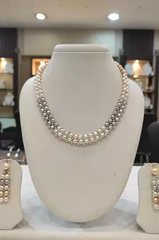 Multicolor pearl necklaces