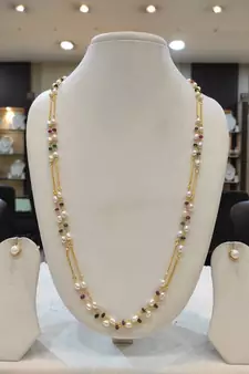 Multicolor pearl necklaces