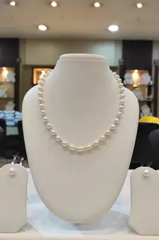 White pearl necklaces