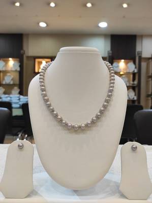 Grey pearl necklaces 1