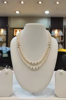 White pearl necklaces