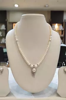 White pearl necklaces