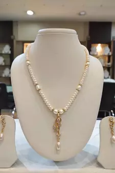 White pearl necklaces
