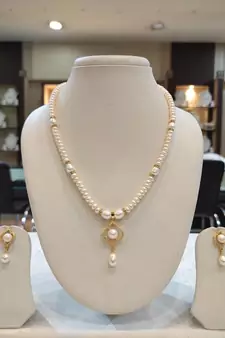 White pearl necklaces
