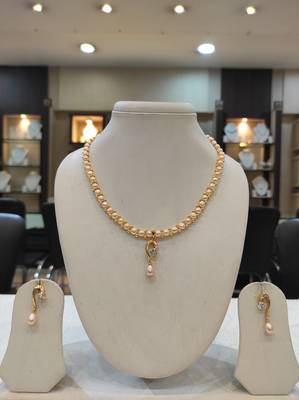Pink pearl necklaces 1