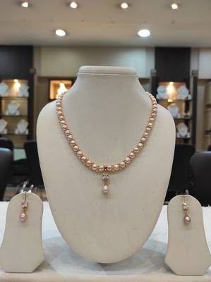 Pink pearl necklaces 1