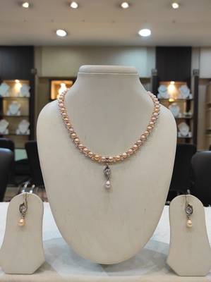 Pink pearl necklaces 1