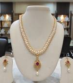 White pearl necklaces