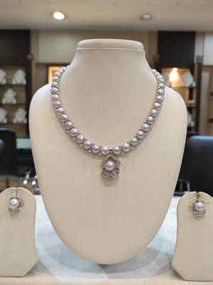 Grey pearl necklaces 1