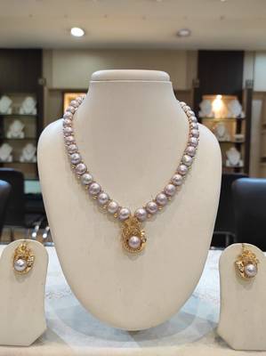 Grey pearl necklaces 1