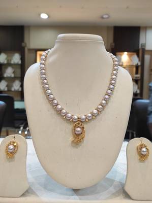 Grey pearl necklaces 1