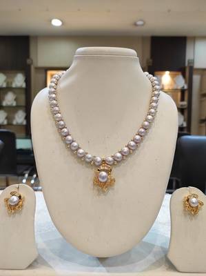 Grey pearl necklaces 1