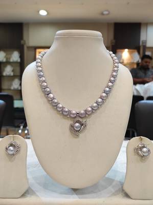 Grey pearl necklaces 1
