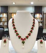 Multicolor pearl necklaces
