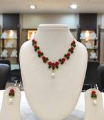 Multicolor pearl necklaces