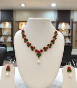 Multicolor pearl necklaces