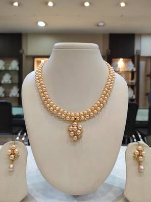 Pink pearl necklaces 1