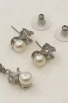 White pearl pendants