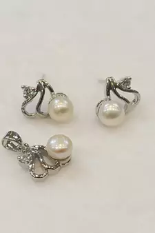 White pearl pendants