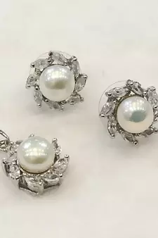 White pearl pendants