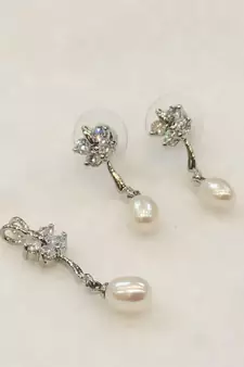 White pearl pendants