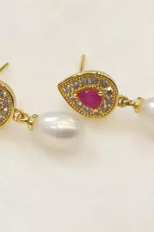 Pink pearl earrings