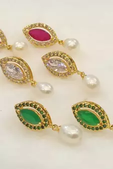 Multicolor pearl earrings