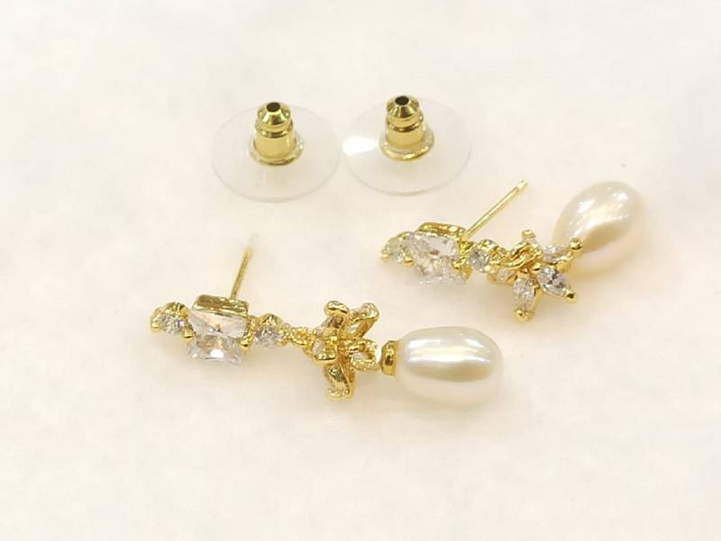 White pearl earrings