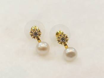 White pearl earrings 1