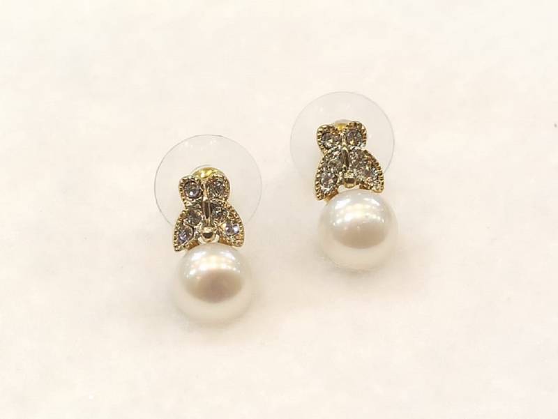 White pearl earrings