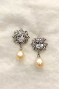 Pink pearl earrings