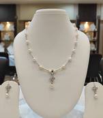 Multicolor pearl necklaces