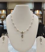 Multicolor pearl necklaces