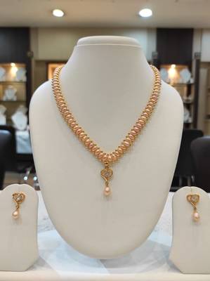 Pink pearl necklaces 1