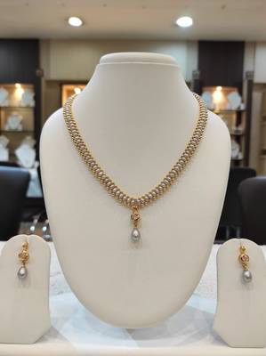 Grey pearl necklaces 1