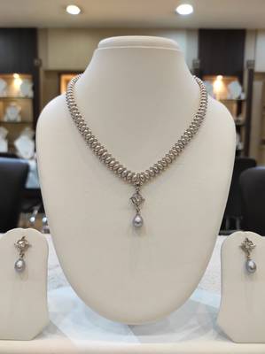 Grey pearl necklaces 1