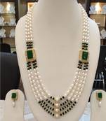 Multicolor pearl necklaces