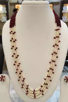 Multicolor pearl necklaces