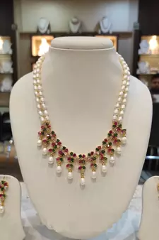 Multicolor pearl necklaces