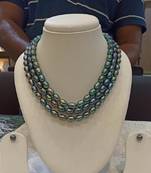 Blue pearl necklaces