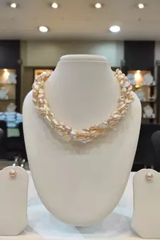 Pink mother of pearl necklaces