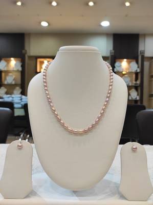 Pink pearl necklaces 1