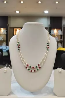 Multicolor pearl necklaces
