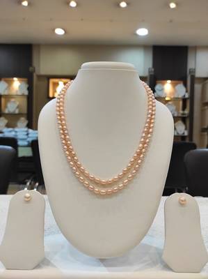 Pink pearl necklaces 1