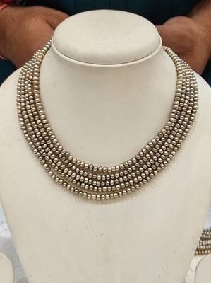 Grey pearl necklaces 1