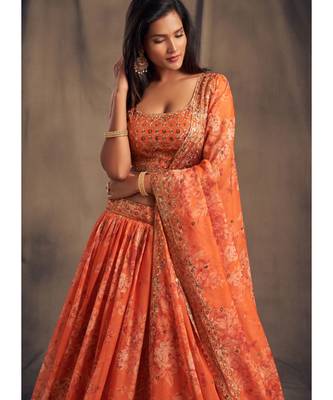 White Zari And Sequins Embroidered Organza Semi Stitched Lehenga 3